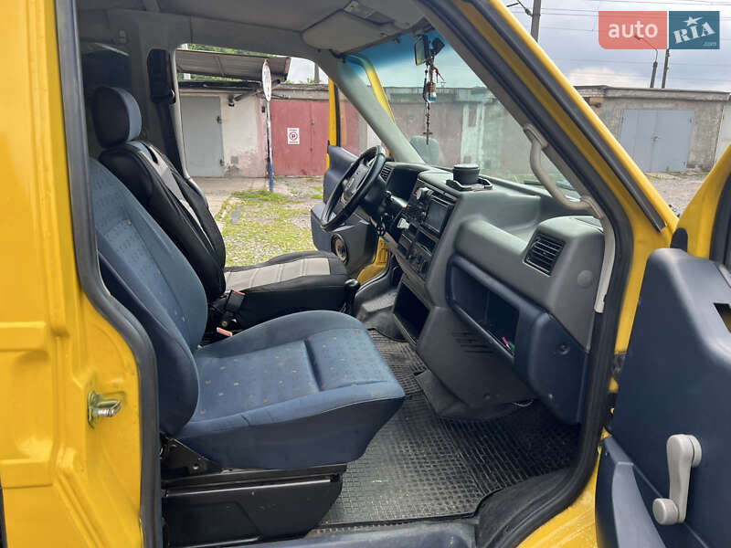 Минивэн Volkswagen Transporter 2000 в Львове