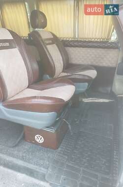 Минивэн Volkswagen Transporter 2000 в 