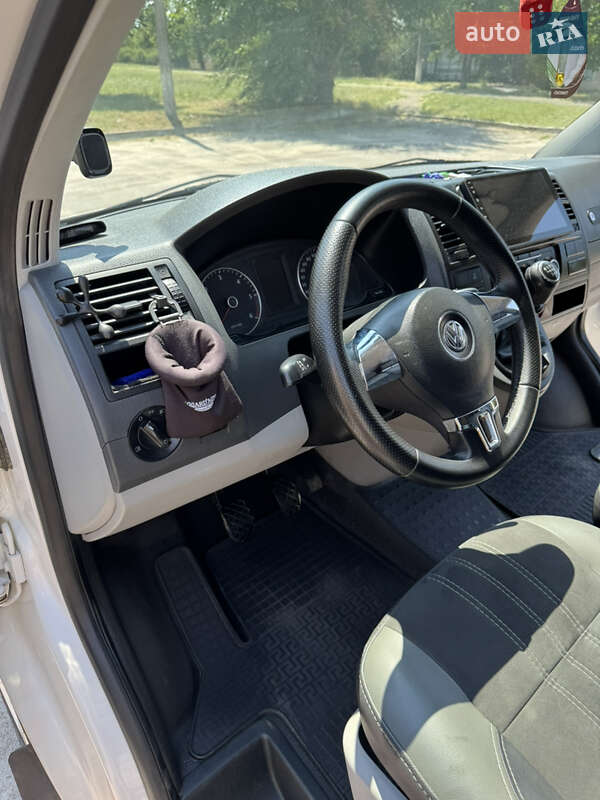 Мінівен Volkswagen Transporter 2012 в Верхньодніпровську