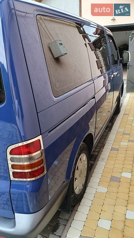 Минивэн Volkswagen Transporter 2004 в Чорткове