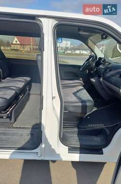 Минивэн Volkswagen Transporter 2012 в 