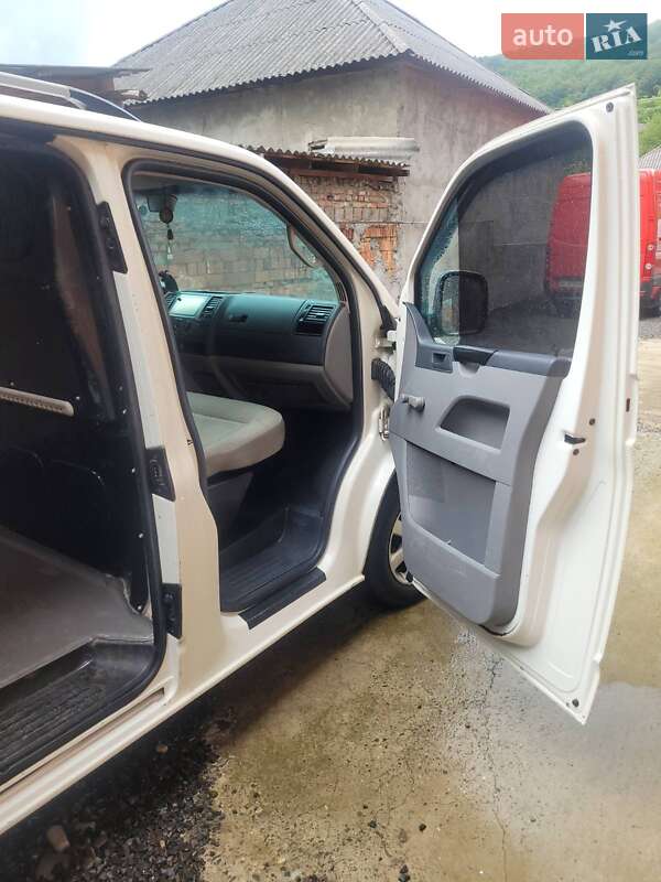 Микроавтобус Volkswagen Transporter 2004 в Виноградове