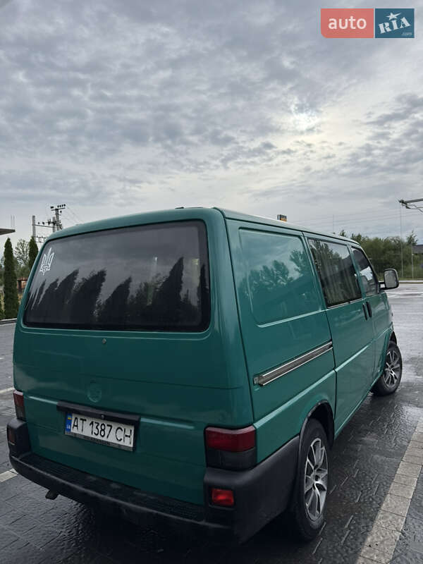Минивэн Volkswagen Transporter 2000 в Надворной
