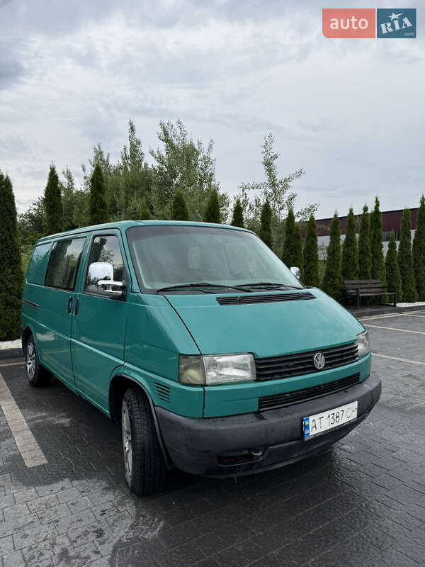 Минивэн Volkswagen Transporter 2000 в Надворной
