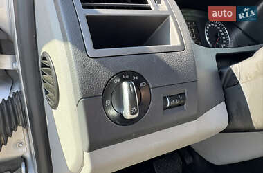 Минивэн Volkswagen Transporter 2012 в 