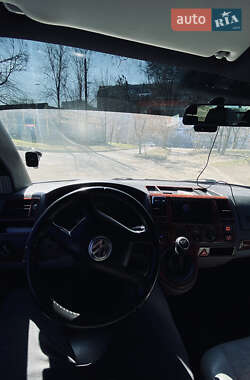 Минивэн Volkswagen Transporter 2005 в 