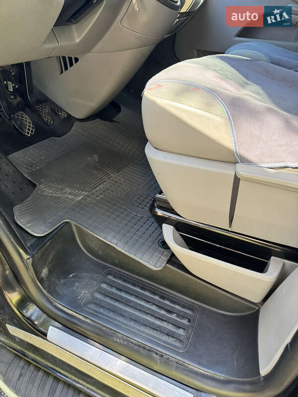 Мінівен Volkswagen Transporter 2004 в Стрию