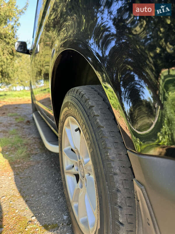 Мінівен Volkswagen Transporter 2004 в Стрию