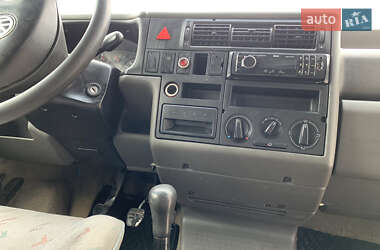 Минивэн Volkswagen Transporter 2000 в 