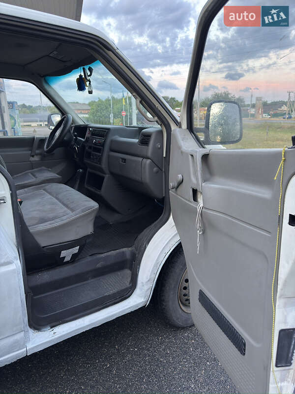 Грузовой фургон Volkswagen Transporter 2000 в Смеле