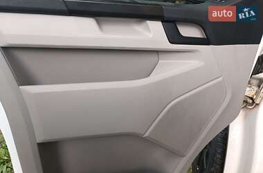 Минивэн Volkswagen Transporter 2018 в 