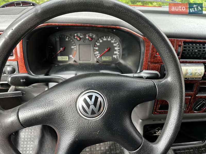 Минивэн Volkswagen Transporter 2001 в Чернигове