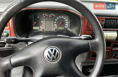 Минивэн Volkswagen Transporter 2001 в 