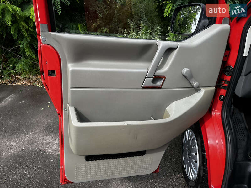 Минивэн Volkswagen Transporter 2001 в Чернигове