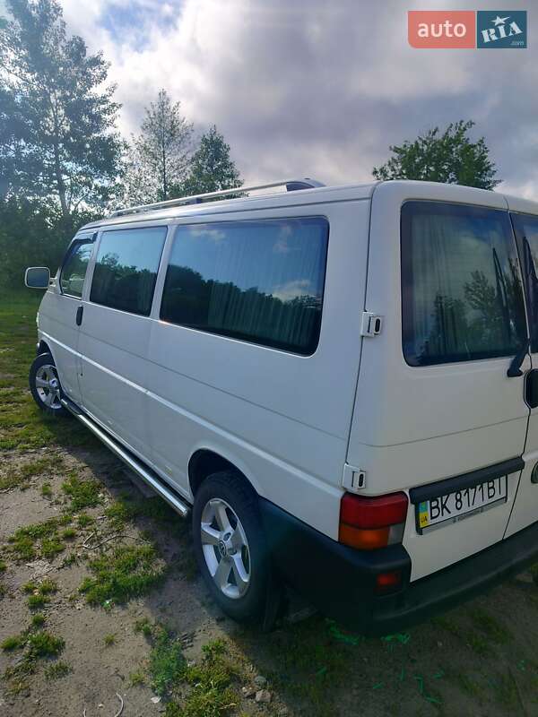 Минивэн Volkswagen Transporter 2003 в Рокитном