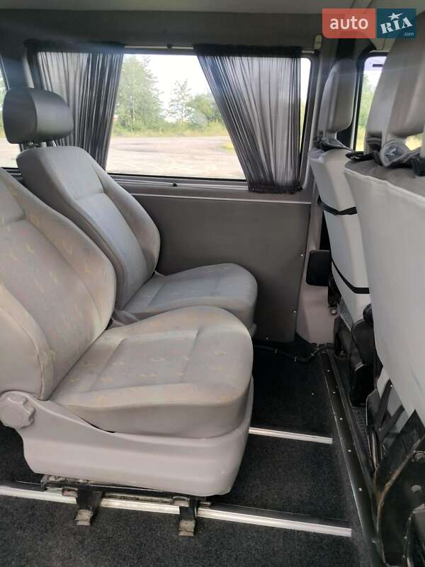 Минивэн Volkswagen Transporter 2003 в Рокитном