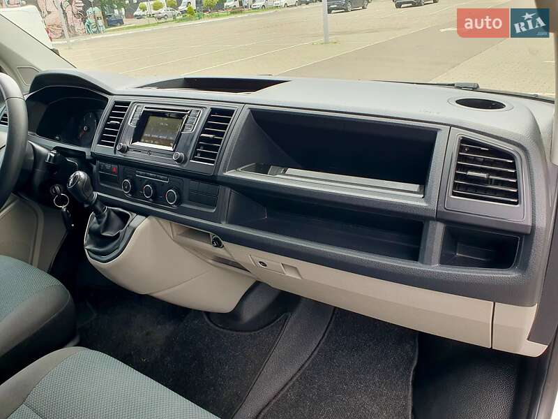 Грузовой фургон Volkswagen Transporter 2017 в Луцке
