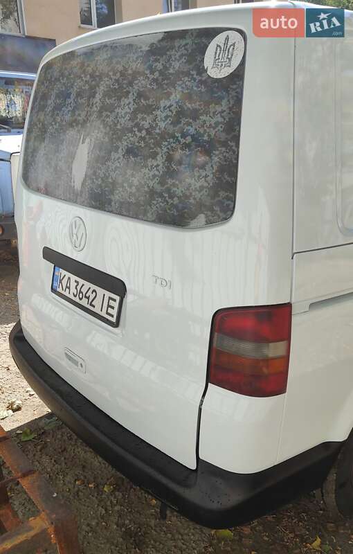 Грузовой фургон Volkswagen Transporter 2005 в Обухове