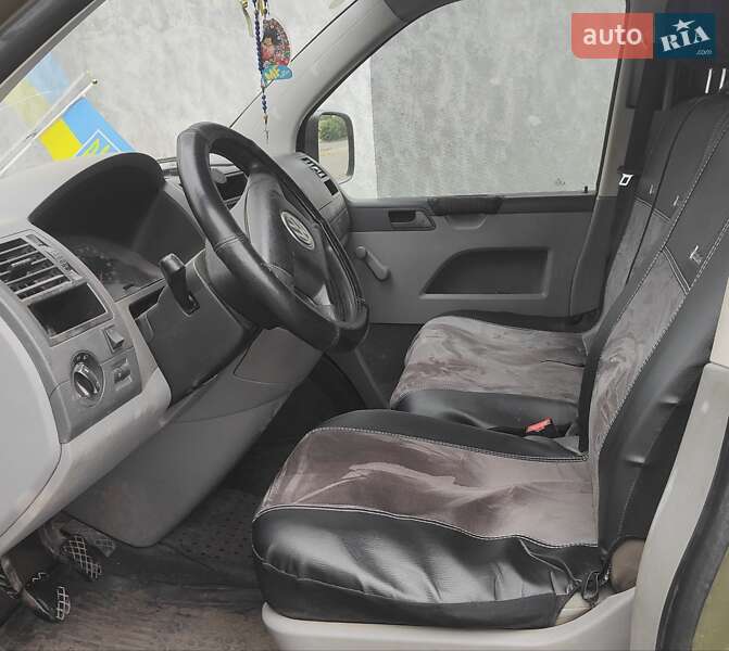 Грузовой фургон Volkswagen Transporter 2005 в Обухове