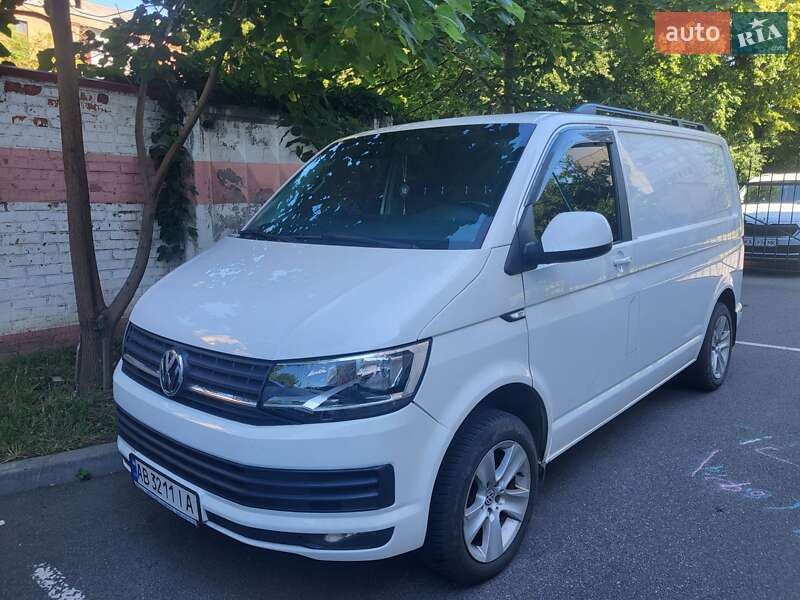 Грузовой фургон Volkswagen Transporter 2016 в 