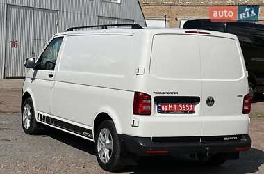 Грузовой фургон Volkswagen Transporter 2015 в 