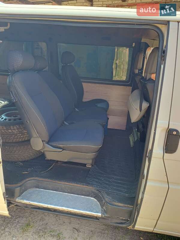 Минивэн Volkswagen Transporter 2000 в Шостке