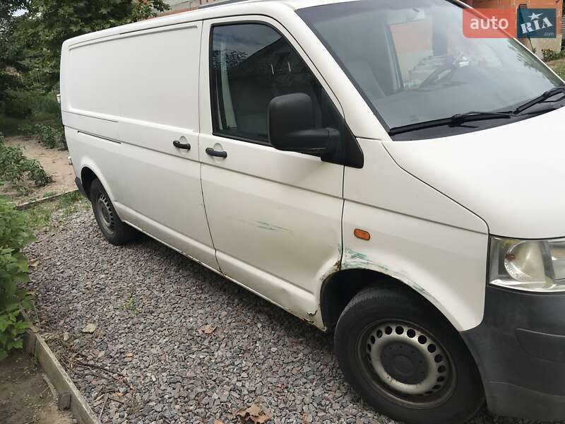 Грузовой фургон Volkswagen Transporter 2004 в Боярке