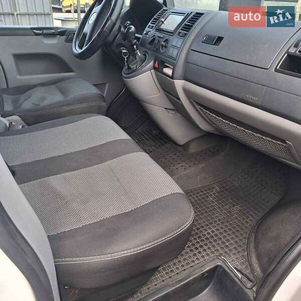 Минивэн Volkswagen Transporter 2006 в Ужгороде