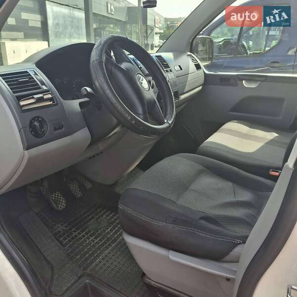 Минивэн Volkswagen Transporter 2006 в Ужгороде