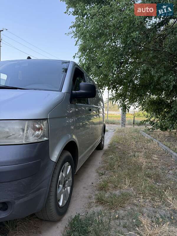 Грузовой фургон Volkswagen Transporter 2007 в Александрие