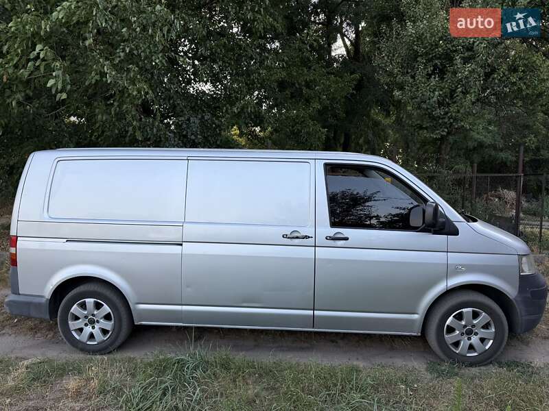 Грузовой фургон Volkswagen Transporter 2007 в Александрие