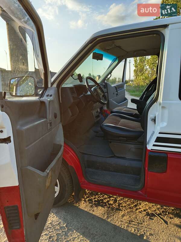 Грузопассажирский фургон Volkswagen Transporter 2000 в Харькове