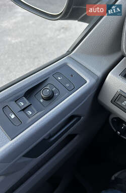 Грузовой фургон Volkswagen Transporter 2023 в 