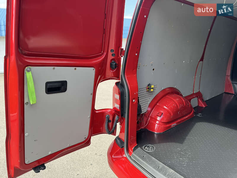 Грузовой фургон Volkswagen Transporter 2016 в Радивилове