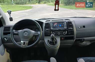Минивэн Volkswagen Transporter 2012 в 