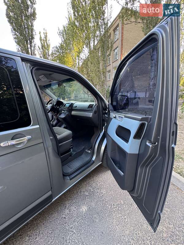 Минивэн Volkswagen Transporter 2005 в Николаеве