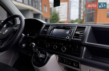 Минивэн Volkswagen Transporter 2015 в 