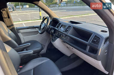 Минивэн Volkswagen Transporter 2016 в 