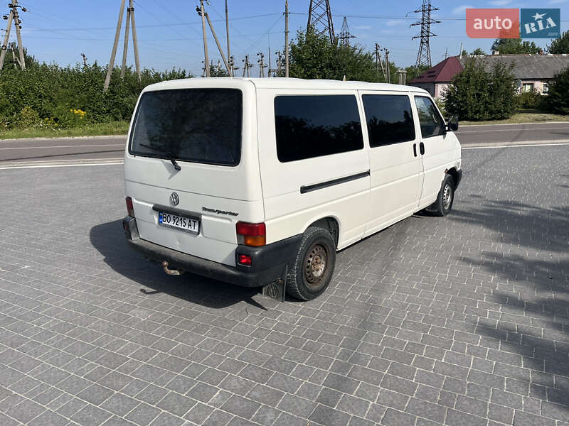 Минивэн Volkswagen Transporter 2000 в Почаеве