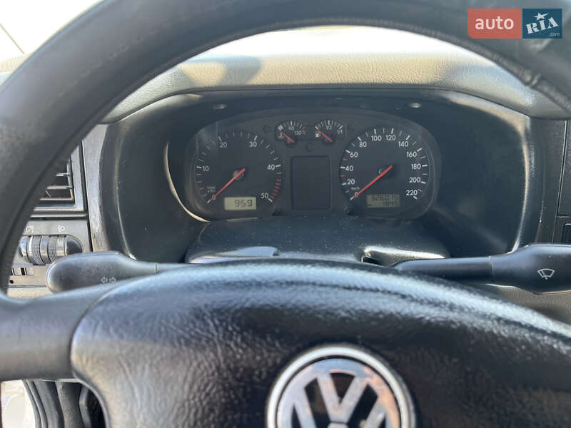 Минивэн Volkswagen Transporter 2000 в Почаеве