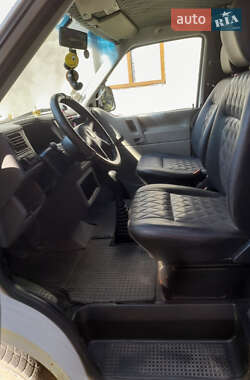 Минивэн Volkswagen Transporter 2002 в 