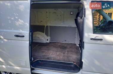 Грузовой фургон Volkswagen Transporter 2016 в 