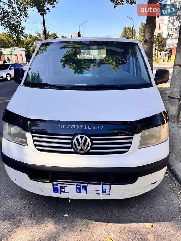 Грузовой фургон Volkswagen Transporter 2005 в Херсоне