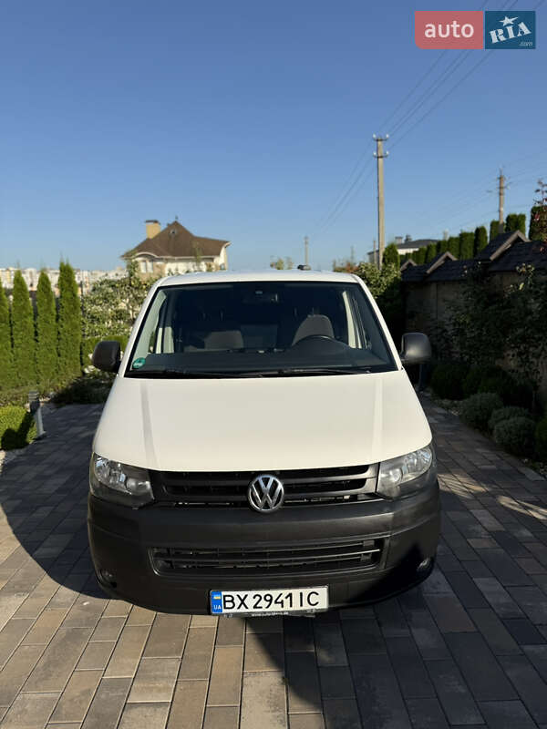 Грузовой фургон Volkswagen Transporter 2014 в Хмельницком