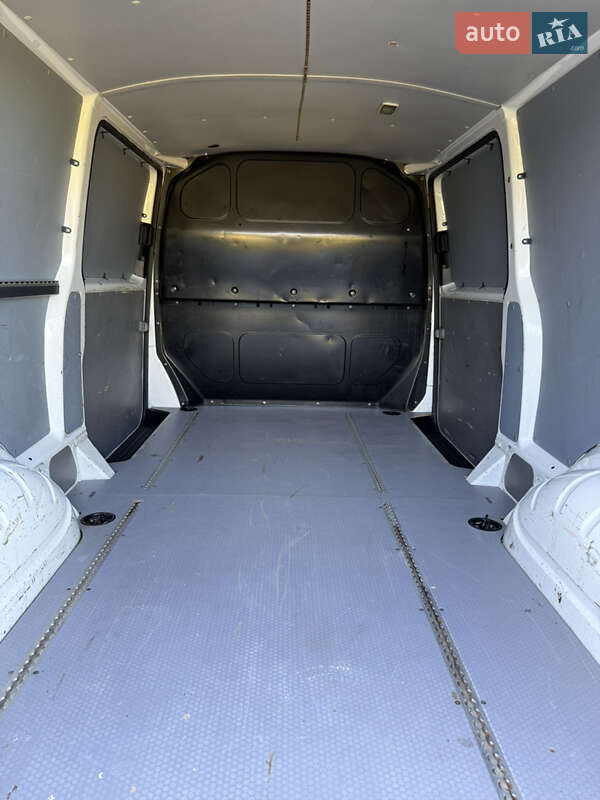 Грузовой фургон Volkswagen Transporter 2014 в Хмельницком
