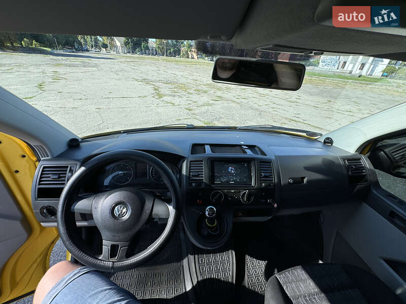 Грузовой фургон Volkswagen Transporter 2011 в Чугуеве