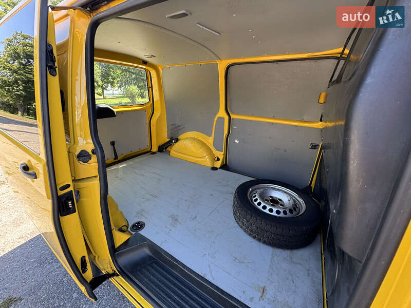 Грузовой фургон Volkswagen Transporter 2011 в Чугуеве
