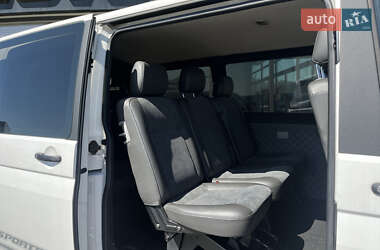 Минивэн Volkswagen Transporter 2010 в 