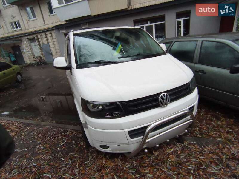 Минивэн Volkswagen Transporter 2010 в 