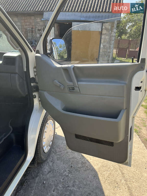 Минивэн Volkswagen Transporter 2000 в Новоднестровске